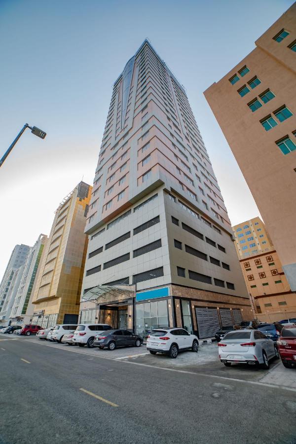 Platinum Coast Hotel Apartments 富吉拉 外观 照片 The hotel in 2016