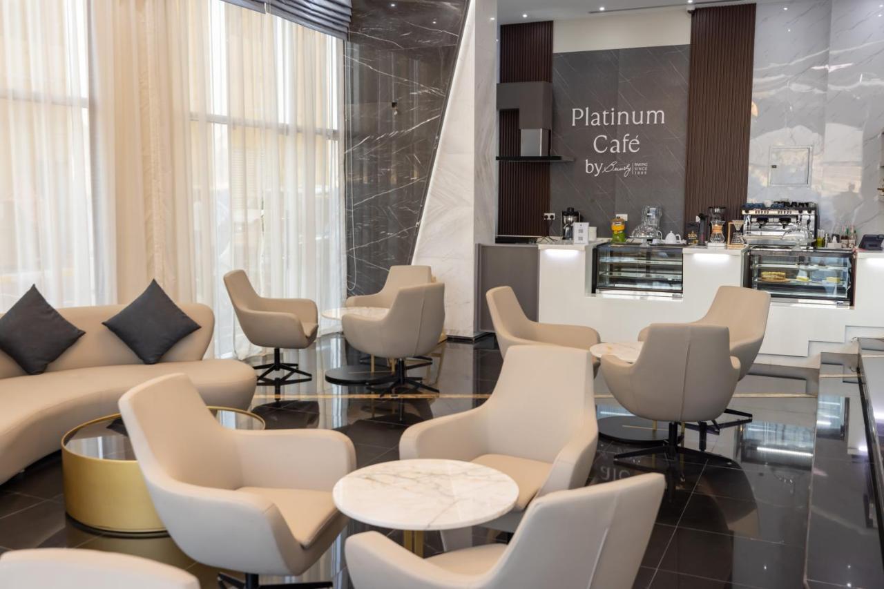 Platinum Coast Hotel Apartments 富吉拉 外观 照片 Platinum Cafe