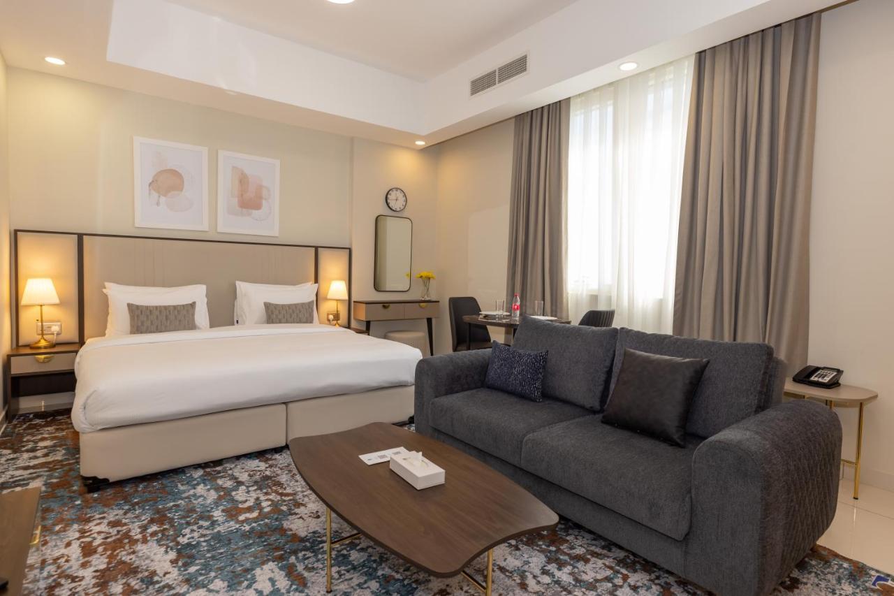 Platinum Coast Hotel Apartments 富吉拉 外观 照片 A room at the hotel