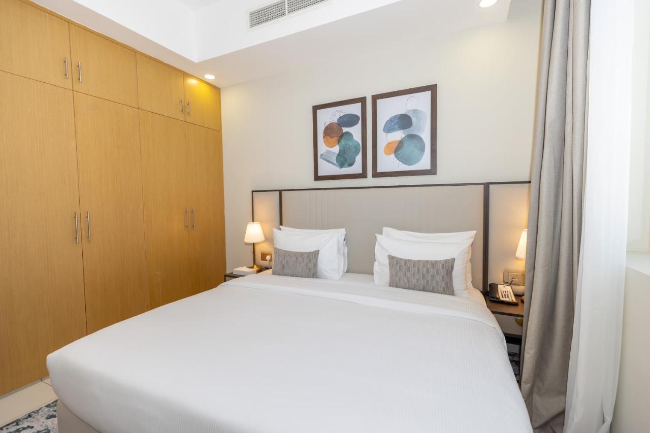 Platinum Coast Hotel Apartments 富吉拉 外观 照片 A bedroom at the hotel